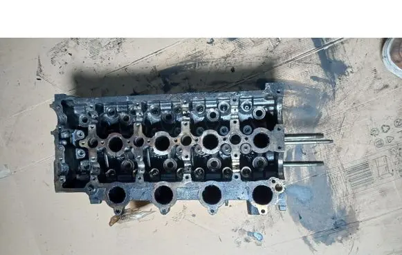Peugeot 407 Engine head