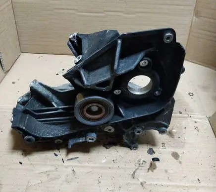 Volkswagen Crafter Engine mounting bracket