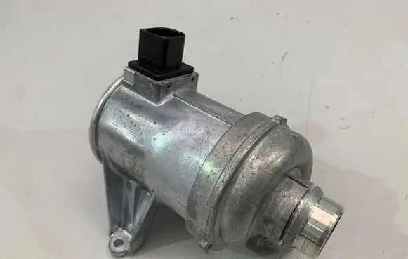Volvo XC90 Water pump 31368715