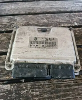 Volkswagen Polo Engine control unit/module 045906019AP 1039S00474 0281010865