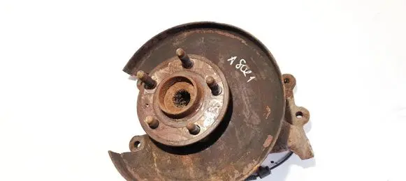 Rear wheel hub