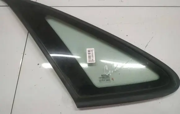 Renault Laguna I Rear side window AS2