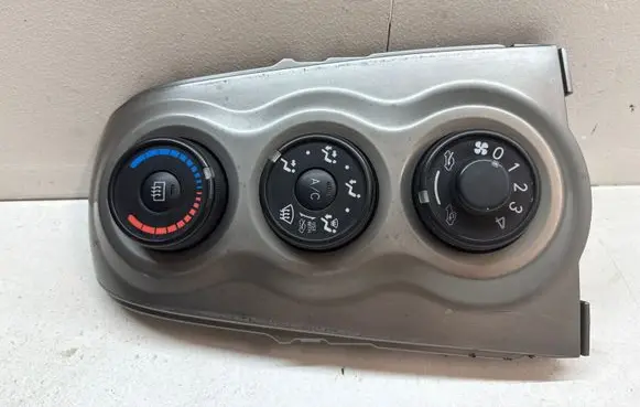 Toyota Yaris Climate control unit 554060D190