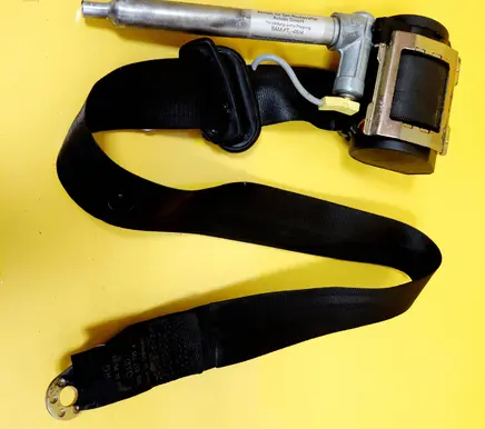 Audi A4 S4 B5 8D Front seatbelt 8D0857705