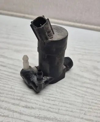 Volvo V70 Windscreen/windshield washer pump 1S7117K624FE