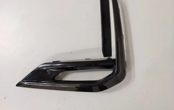 BMW X7 G07 Front fog light trim/grill 8074260 5A16B88