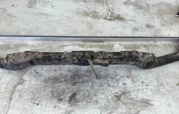 Chrysler Grand Voyager IV Top upper radiator support slam panel