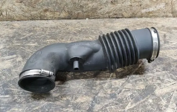 Cadillac SRX Air intake hose/pipe 25733251