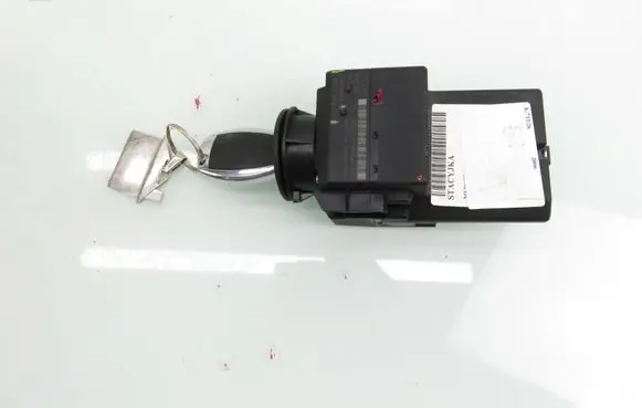 Mercedes-Benz Vito Viano W639 Ignition lock 33002301 6395450108