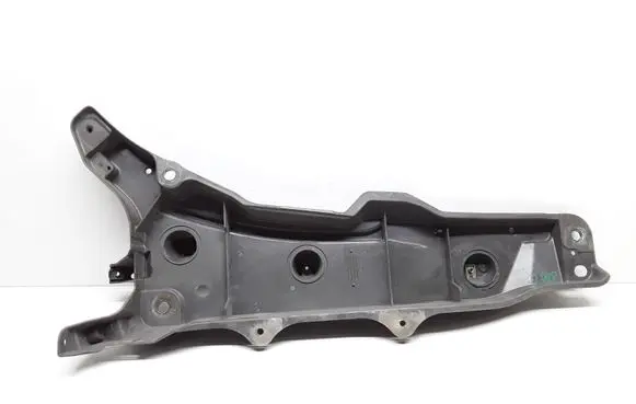 Volvo XC90 Fender mounting bracket 31391778