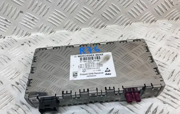 Mercedes-Benz C W204 Antenna control unit A1669003602