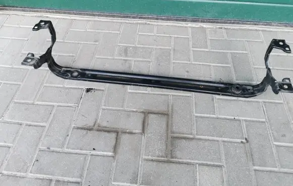 Volvo V40 Bottom radiator support slam panel 