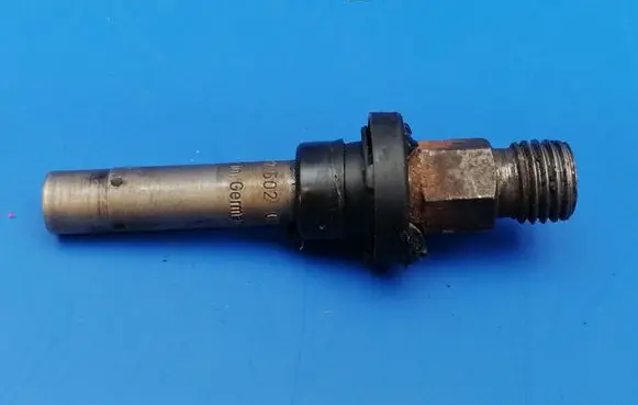 Mercedes-Benz S W126 Fuel injector 0437502010