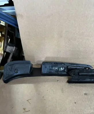Mercedes-Benz C W204 Other trunk/boot trim element 2046931833