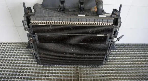 Land Rover Discovery 4 - LR4 Radiator set AH32 8T000CG AH32 9L440 AB AH32 8005 BA