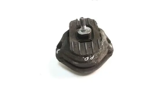 BMW 5 E60 E61 Engine mount bracket