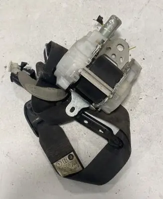 Lexus IS 220D-250-350 Front seatbelt J090331