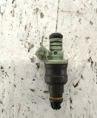 BMW 5 E39 Fuel injector 0280150415