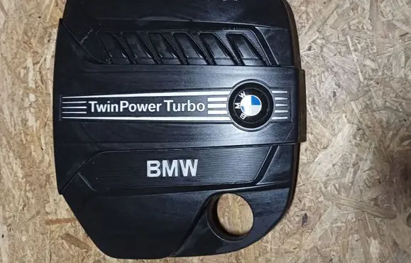 BMW X5 E70 Engine cover (trim) 15671610