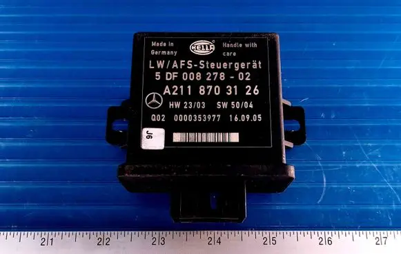Mercedes-Benz E W211 Light module LCM 2118703126