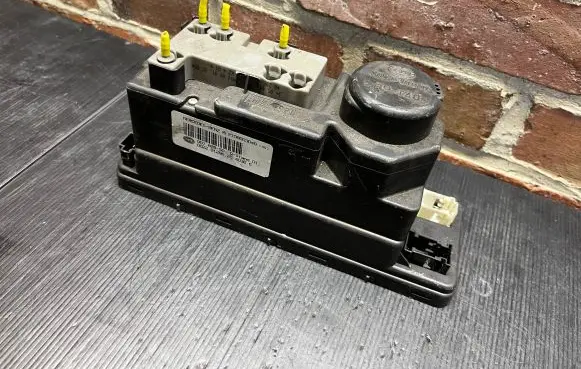 Mercedes-Benz E W210 Central locking vacuum pump 2108003048 00782850