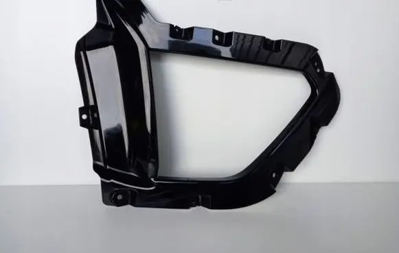 Maserati Levante Front bumper lower grill 670118513
