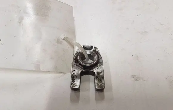 Renault Megane III Fuel Injector clamp holder 1407