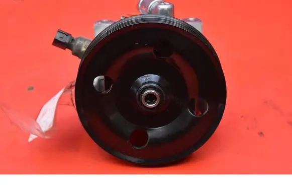 Ford Focus C-MAX Power steering pump 553501
