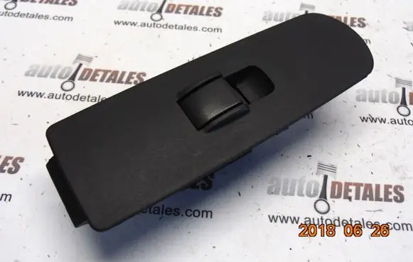 Mitsubishi Colt Electric window control switch MR587944
