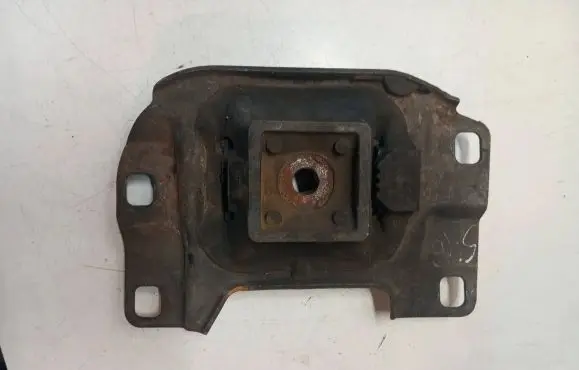 Volvo V50 Engine mount bracket 349311