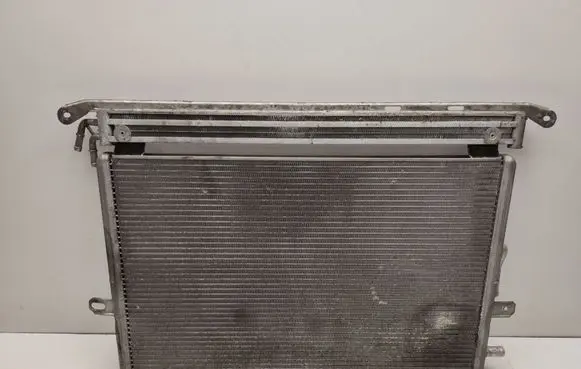 Mercedes-Benz SL R230 Coolant radiator A2305000001