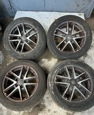 Toyota Auris E180 R16 alloy rim 42611YY500
