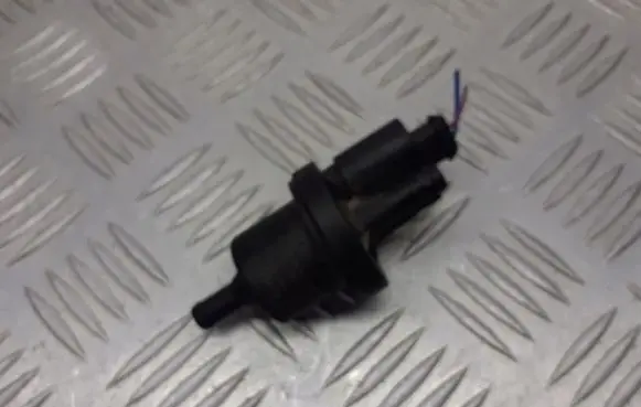 Skoda Fabia Mk1 (6Y) Breather valve 6Q0906517