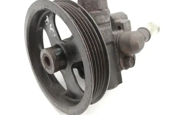 Toyota RAV 4 (XA20) Power steering pump