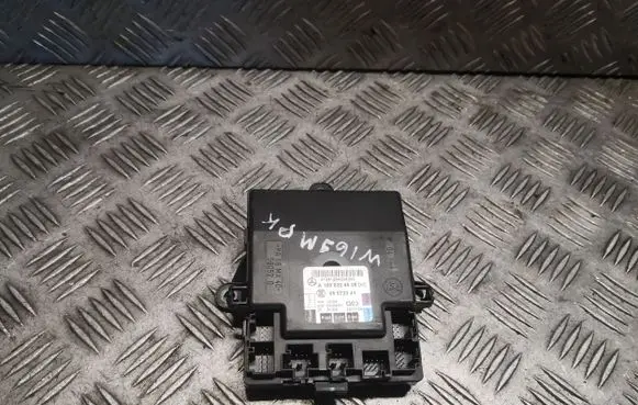 Mercedes-Benz A W169 Door control unit/module 1698204526 A1698204526
