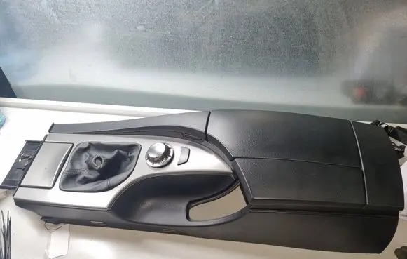 BMW 5 E60 E61 Center console 7034086