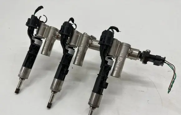 Opel Mokka B Fuel injectors set 9830132980