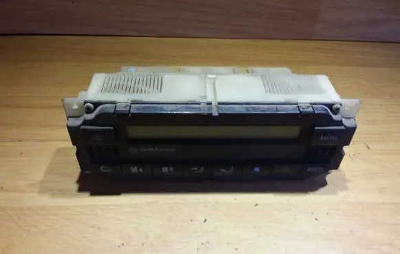 Volkswagen PASSAT B5 Climate control unit 5HB00761702