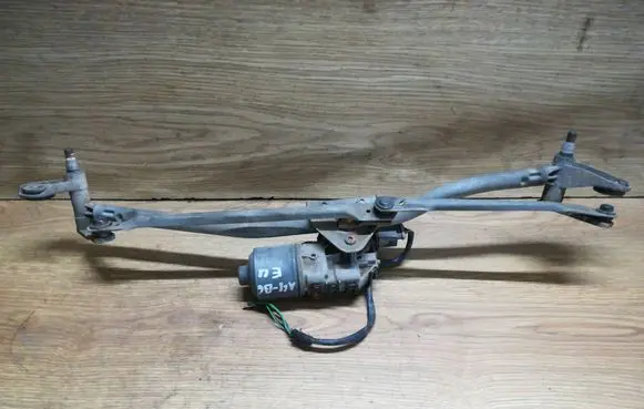 Audi A4 S4 B7 8E 8H Front wiper linkage and motor 8E1955119