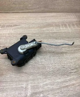 Audi A6 S6 C5 4B Air flap motor/actuator 4B2820511A 0132801138 WITHPLUG