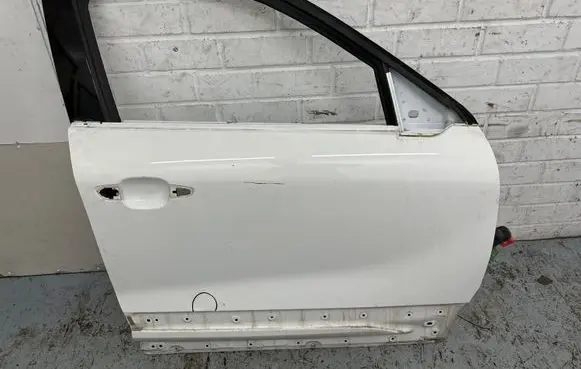 Opel Mokka B Front door