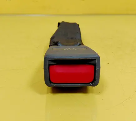 Hyundai Elantra Rear seatbelt buckle