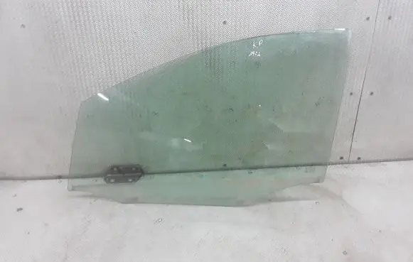 Mercedes-Benz A W169 Front door window glass four-door