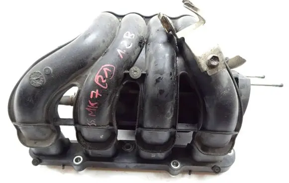 Suzuki Swift II Intake manifold 1058811S02