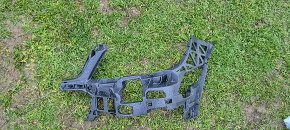 Mercedes-Benz C W204 Front bumper mounting bracket A2048854165