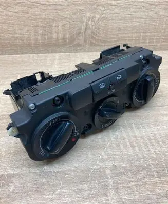 Volkswagen Golf V Climate control unit CF74730920