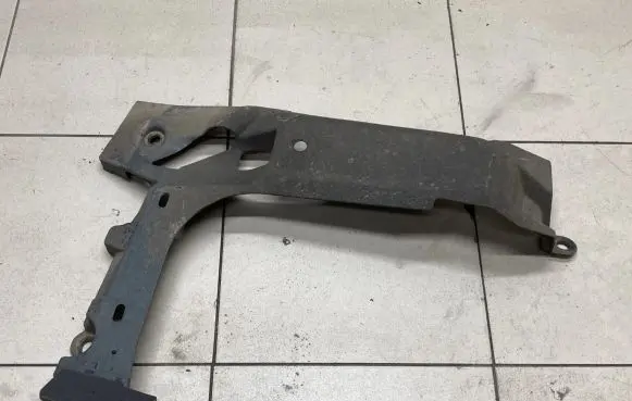 Subaru Outback Other under body part 42045YC000 42045AJ210