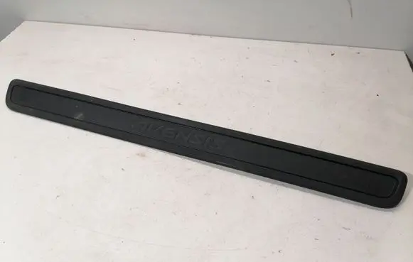 Toyota Avensis T270 Front sill trim cover 6791105040
