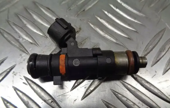 Nissan Micra Fuel injectors set 0280158013