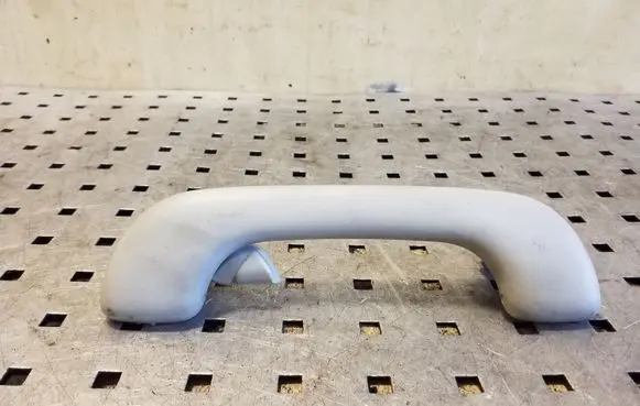 Nissan Qashqai Rear interior roof grab handle 8200003209